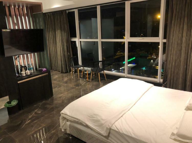 Virat Ambe Sports Club Hotel Ulhāsnagar Buitenkant foto